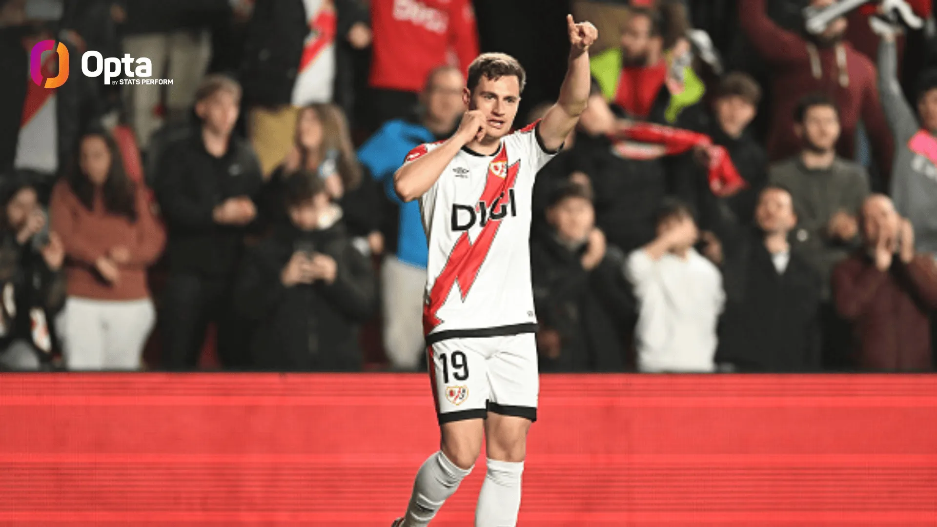 V体育-梅开二度!德弗鲁托斯成巴列卡诺近7年西甲首位进球上双球员