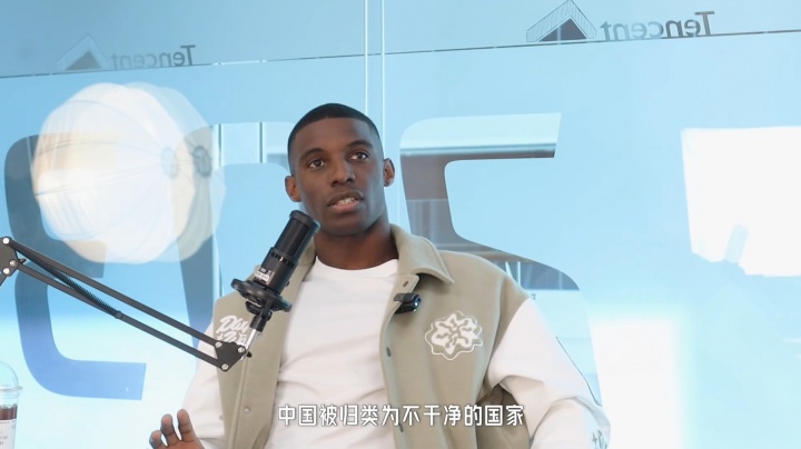 V体育APP-法比奥:欧洲人说中国脏乱差 我说你们根本不了解 待两周都不想走